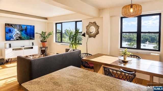 8800 Boulevard East 8M, North Bergen, NJ 07047