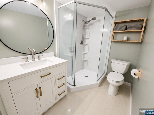 8800 Boulevard East 8M, North Bergen, NJ 07047