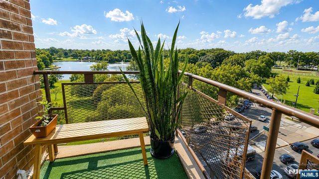 8800 Boulevard East 8M, North Bergen, NJ 07047