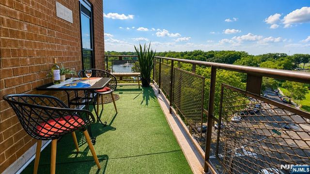 8800 Boulevard East 8M, North Bergen, NJ 07047