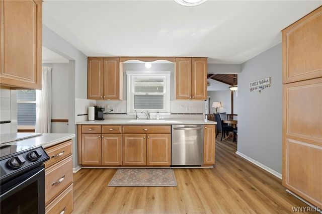 16 Rolling Hills Drive, Orchard Park, NY 14127