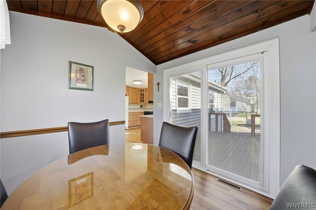 16 Rolling Hills Drive, Orchard Park, NY 14127