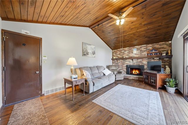 16 Rolling Hills Drive, Orchard Park, NY 14127