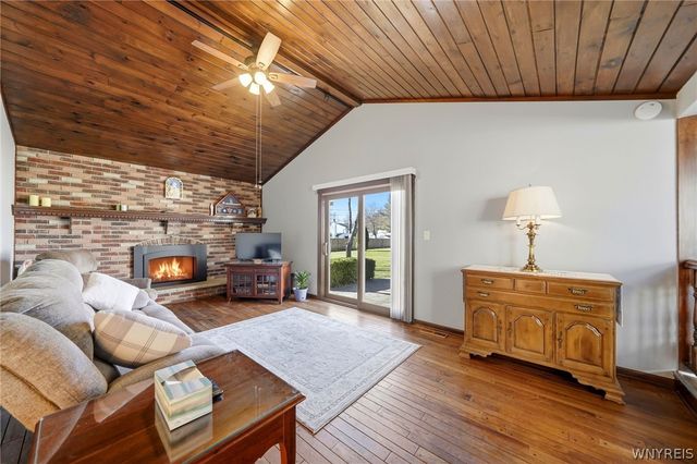 16 Rolling Hills Drive, Orchard Park, NY 14127