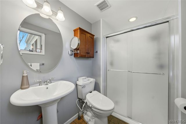 16 Rolling Hills Drive, Orchard Park, NY 14127