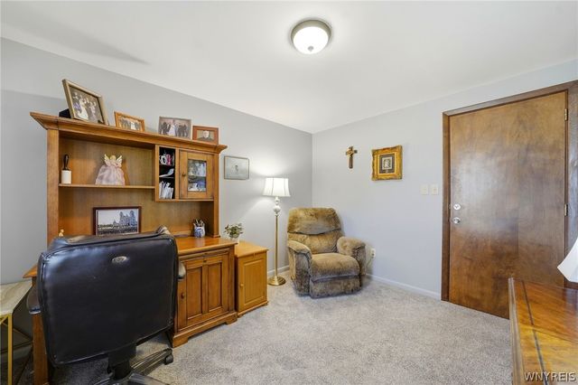 16 Rolling Hills Drive, Orchard Park, NY 14127