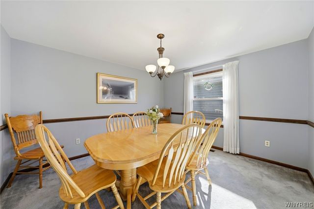 16 Rolling Hills Drive, Orchard Park, NY 14127