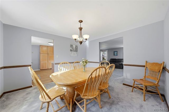 16 Rolling Hills Drive, Orchard Park, NY 14127