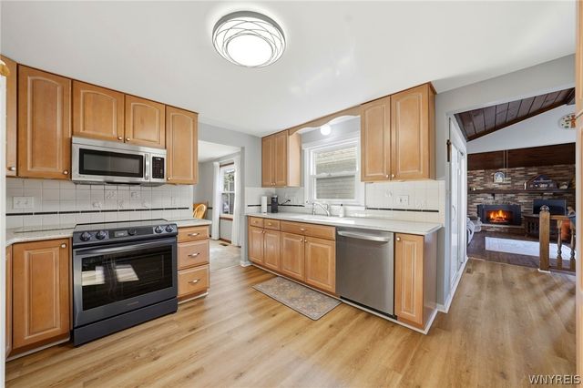 16 Rolling Hills Drive, Orchard Park, NY 14127