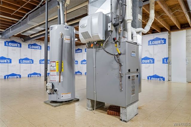 16 Rolling Hills Drive, Orchard Park, NY 14127