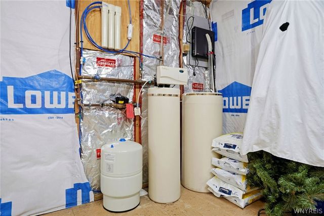 16 Rolling Hills Drive, Orchard Park, NY 14127