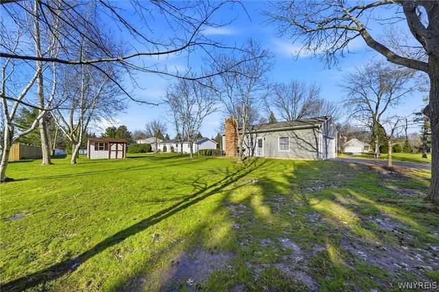 16 Rolling Hills Drive, Orchard Park, NY 14127