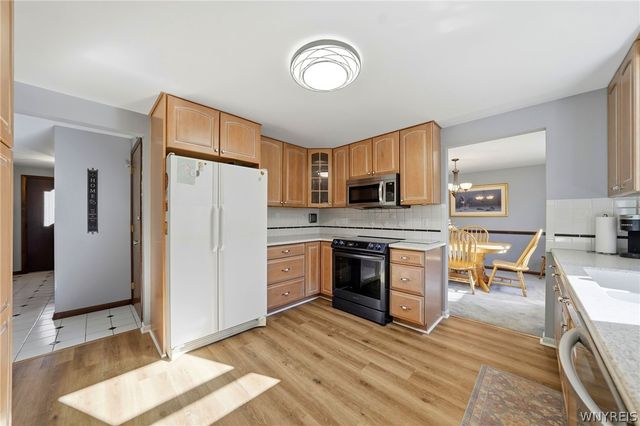 16 Rolling Hills Drive, Orchard Park, NY 14127