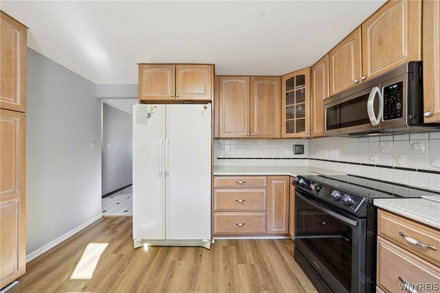 16 Rolling Hills Drive, Orchard Park, NY 14127