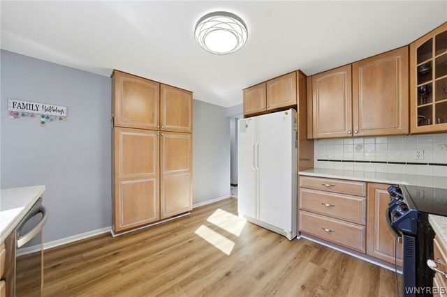 16 Rolling Hills Drive, Orchard Park, NY 14127