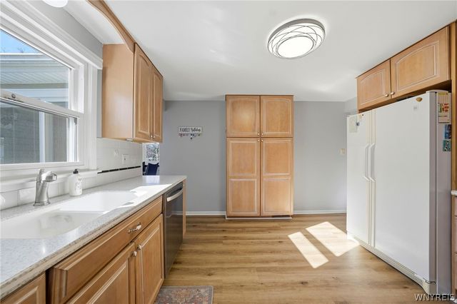 16 Rolling Hills Drive, Orchard Park, NY 14127