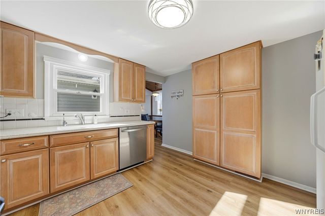 16 Rolling Hills Drive, Orchard Park, NY 14127