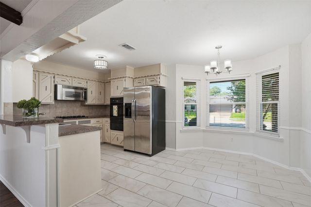 325 Navajo Drive, Keller, TX 76248