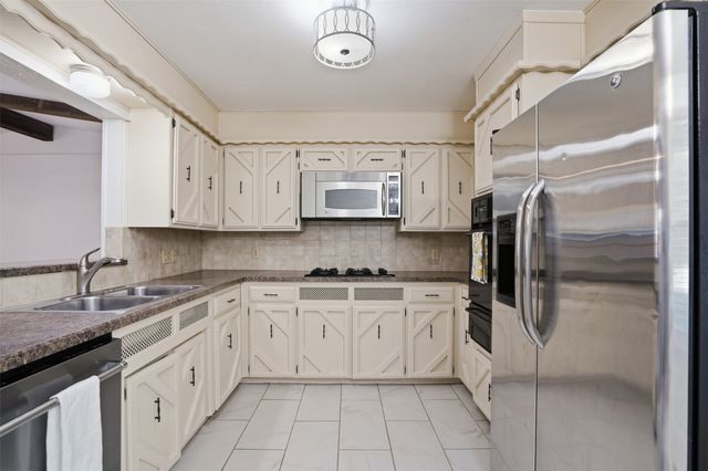 325 Navajo Drive, Keller, TX 76248