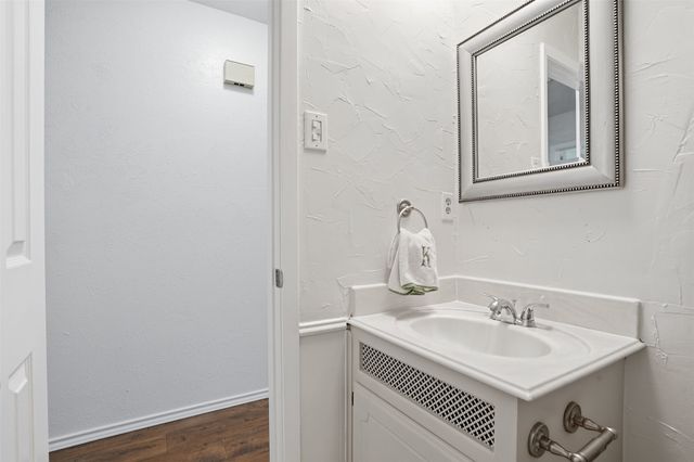 325 Navajo Drive, Keller, TX 76248