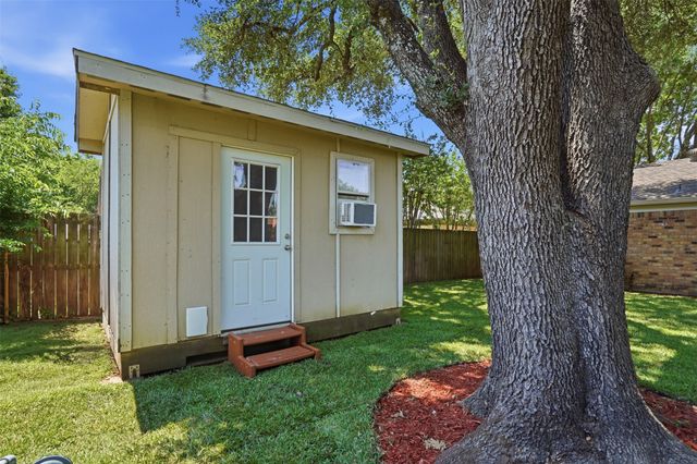 325 Navajo Drive, Keller, TX 76248