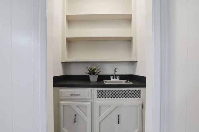 325 Navajo Drive, Keller, TX 76248