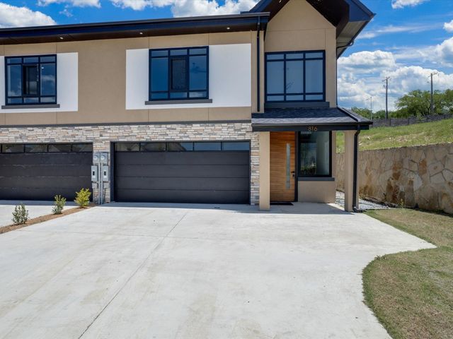 816 Premier Parkway, Grand Prairie, TX 75051