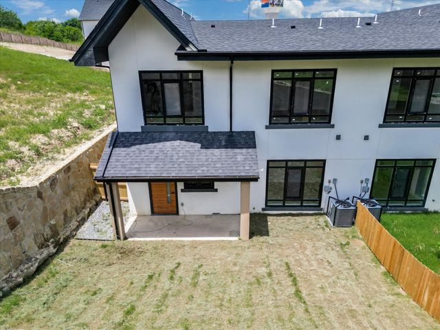 816 Premier Parkway, Grand Prairie, TX 75051