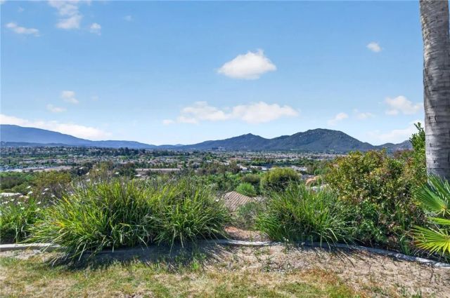 43973 El Lucero Place, Temecula, CA 92592