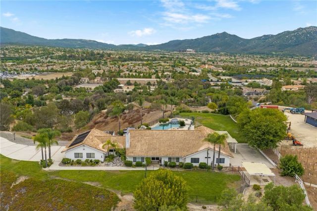 43973 El Lucero Place, Temecula, CA 92592