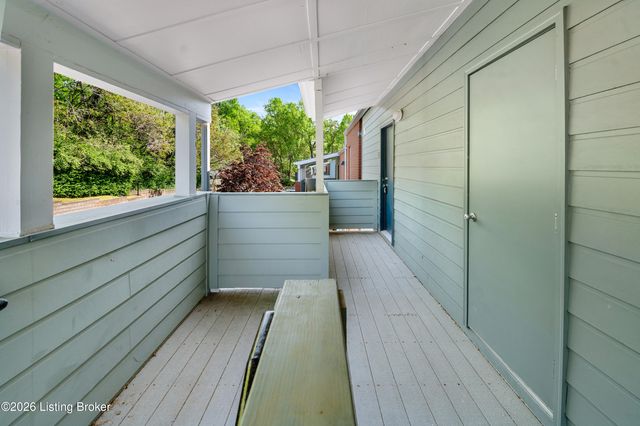 2745 Grinstead Dr APT 211, Louisville, KY 40206