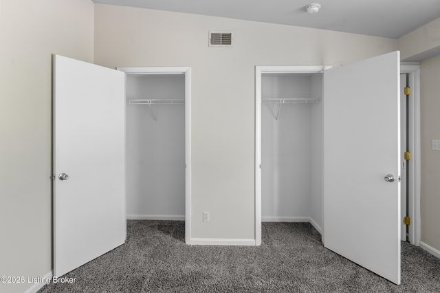 2745 Grinstead Dr APT 211, Louisville, KY 40206