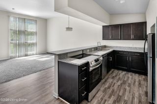 2745 Grinstead Dr APT 211, Louisville, KY 40206