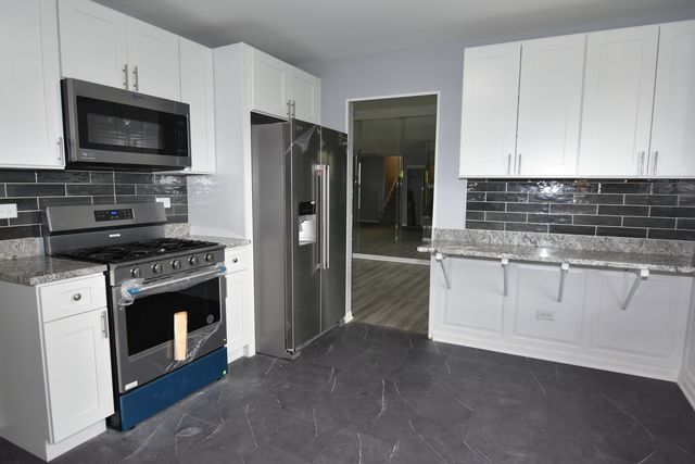 6125 Sunflower Drive, Matteson, IL 60443