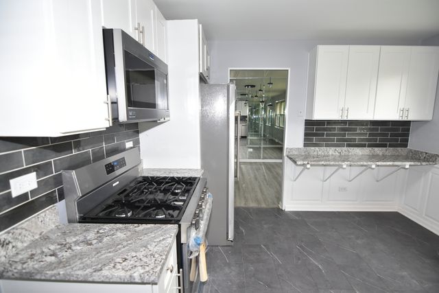 6125 Sunflower Drive, Matteson, IL 60443