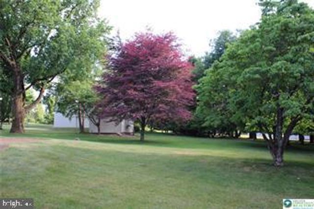 3590 DRIFTING DR, Hellertown, PA 18055