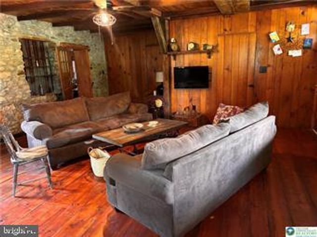 3590 DRIFTING DR, Hellertown, PA 18055