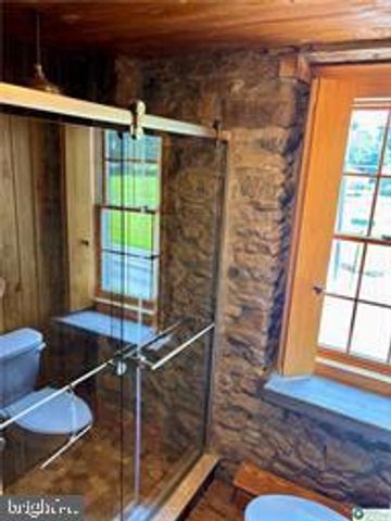 3590 DRIFTING DR, Hellertown, PA 18055