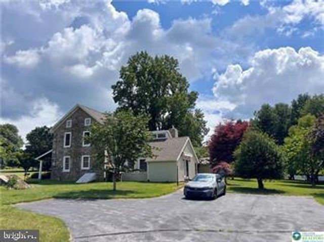 3590 DRIFTING DR, Hellertown, PA 18055