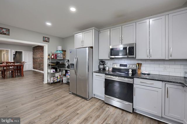 332 PERRY ST, Columbia, PA 17512