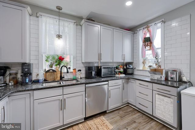 332 PERRY ST, Columbia, PA 17512