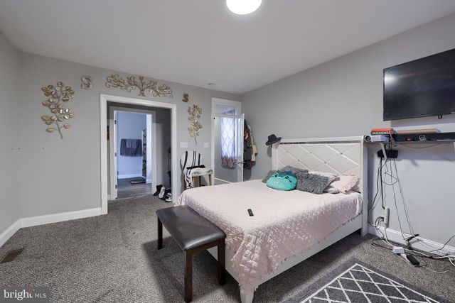 332 PERRY ST, Columbia, PA 17512