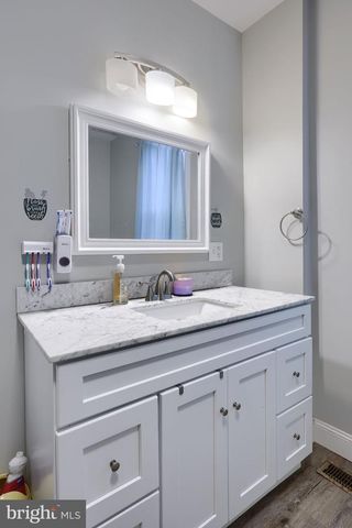 332 PERRY ST, Columbia, PA 17512