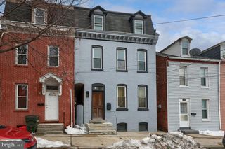 332 PERRY ST, Columbia, PA 17512