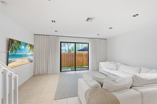 6320 S Station Square, Davie, FL 33314