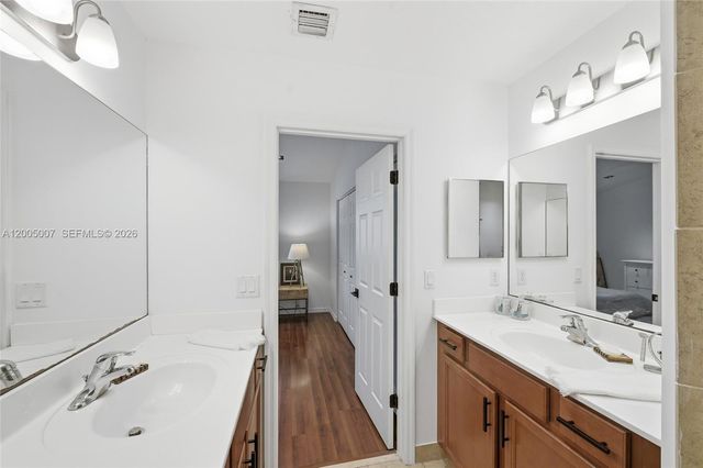 6320 S Station Square, Davie, FL 33314