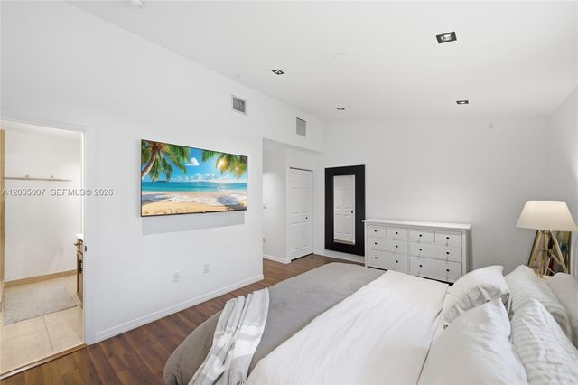 6320 S Station Square, Davie, FL 33314