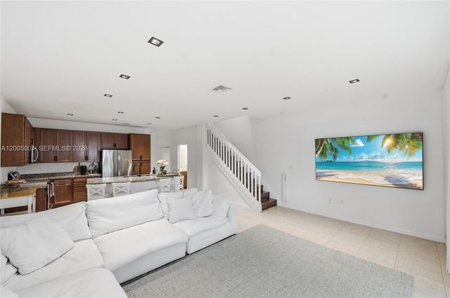 6320 S Station Square, Davie, FL 33314