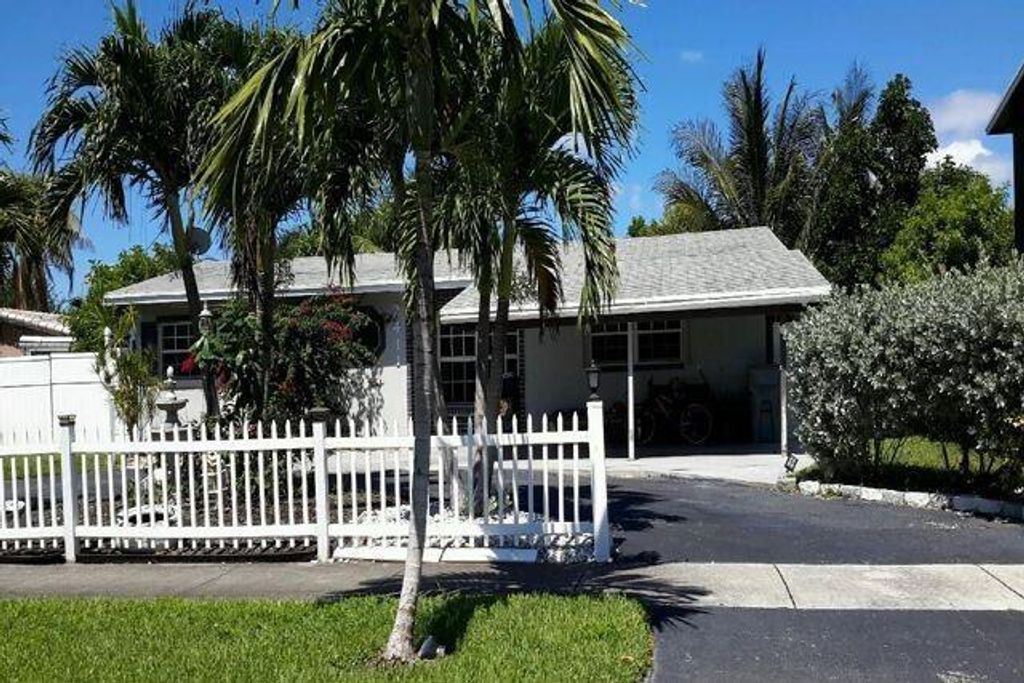 2411 NE 2nd Terrace, Pompano Beach, FL 33064