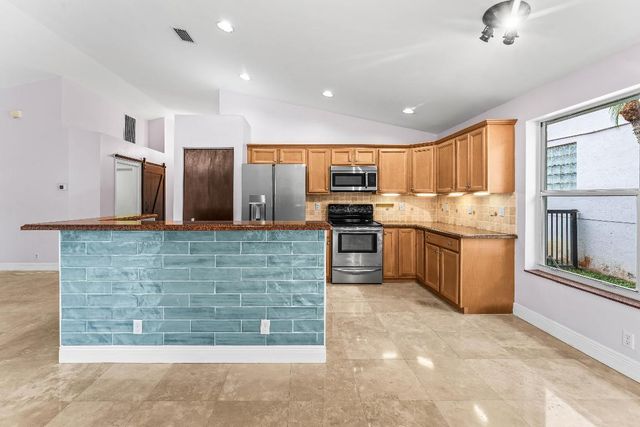 12119 Sunset Point Circle, Wellington, FL 33414